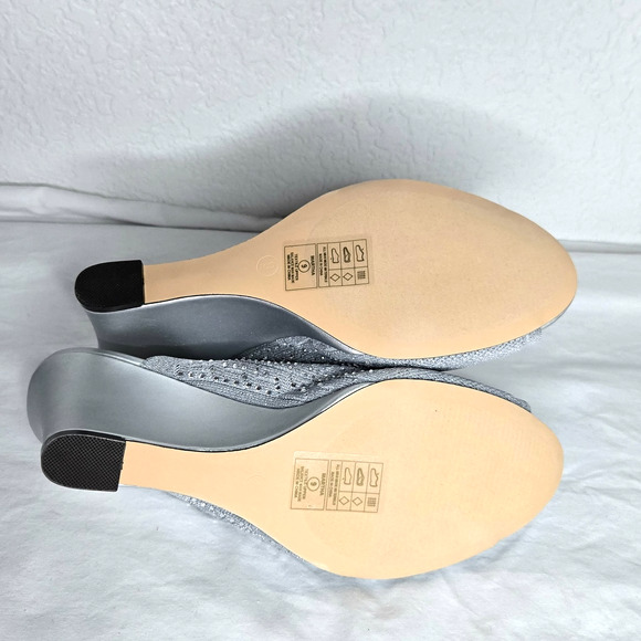 Lauren Lorraine Martha Silver Rhinestone Slip On Wedge Sandal Size 6.5 NIB - Picture 5 of 6